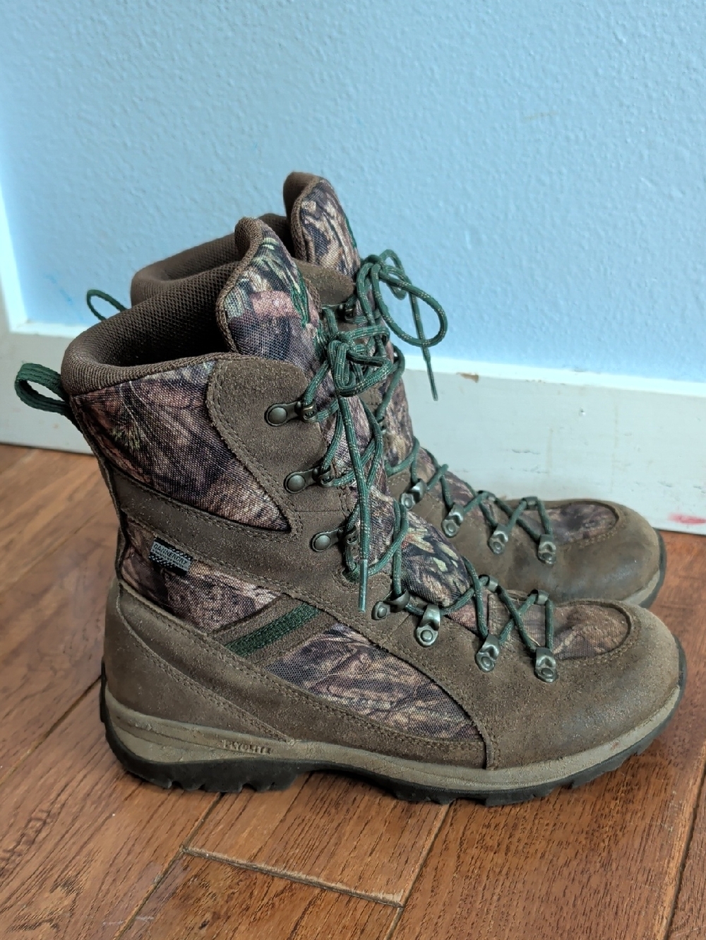 Danner Wayfinder 8" Mossy Oak Break-Up Country 400g Insulated Hunting Boots